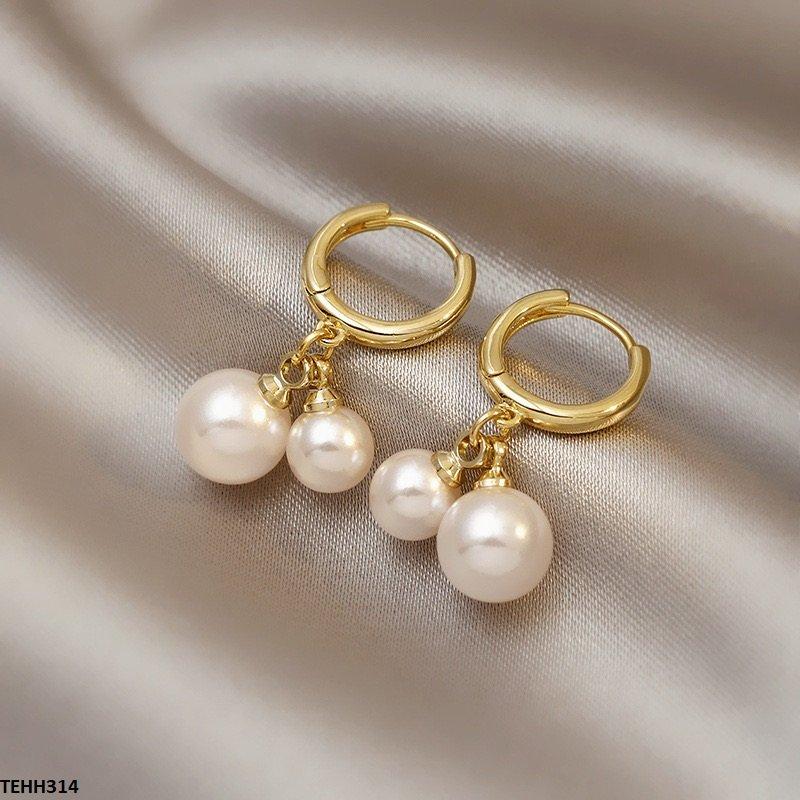 TEHH314 YYZ Pearl Drop Ear Hoops Pair
