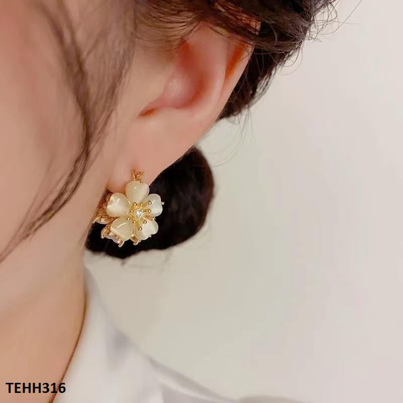 TEHH316 SIQ Flower Pearl Hoops Pair