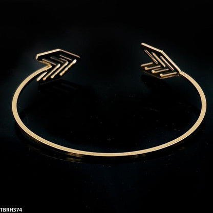 TBRH374 QWN Plain Arrow Bracelet