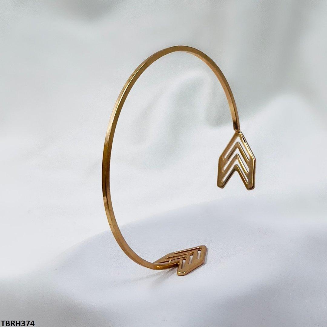 TBRH374 QWN Plain Arrow Bracelet