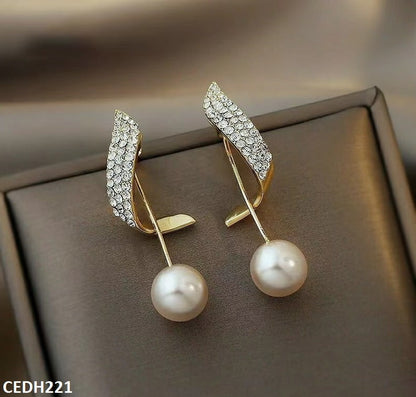 CEDH221 BTO Traditional Pearl Drop Earrings Pair