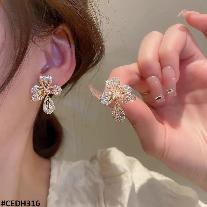 CEDH316 ZHL Flower Teardrop Earrings Pair