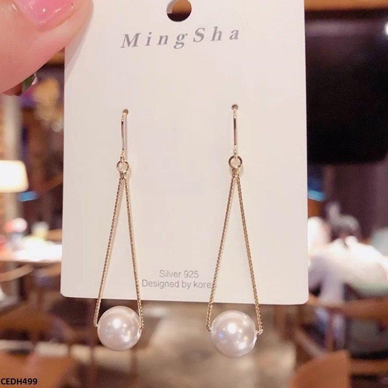 CEDH499 YYZ Triangle Pearl Drop Earrings