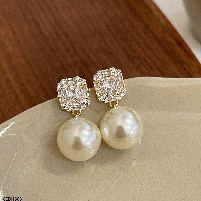 CEDH563 HJF Round Pearl Drop Earrings