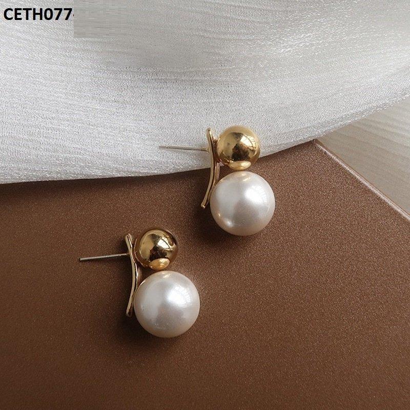 CETH077 ZCD Pearl Ear Tops Pair