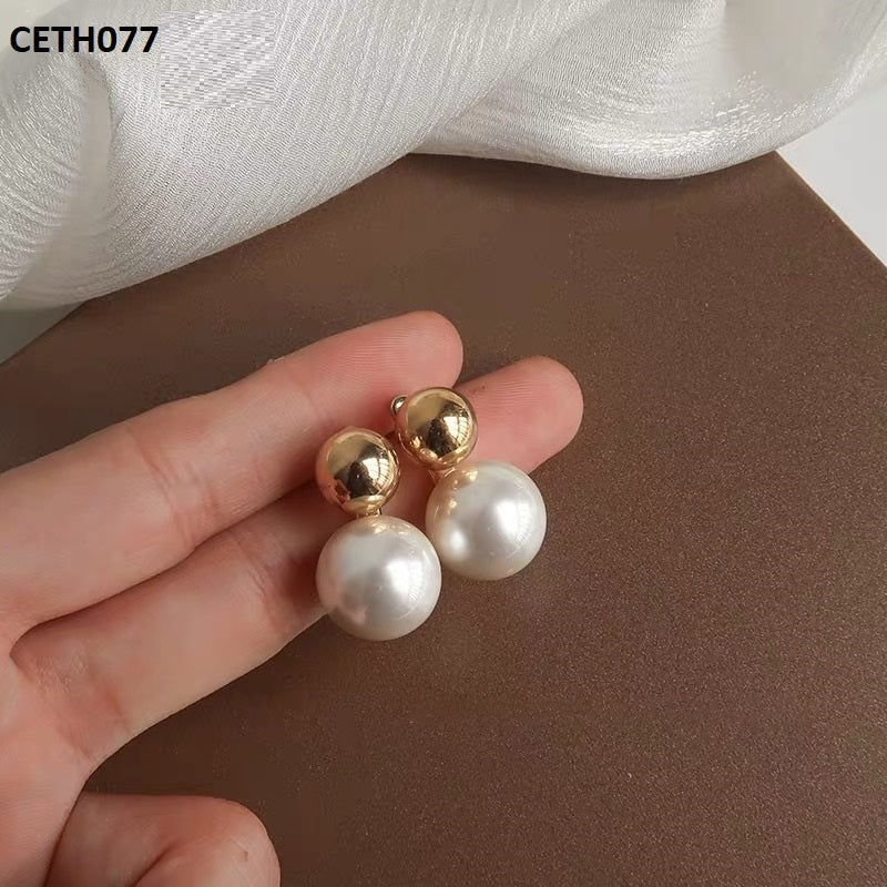 CETH077 ZCD Pearl Ear Tops Pair