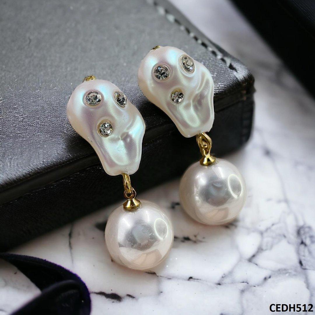 CEDH512 RHJ Beat/Pearl Drop Earrings Pair