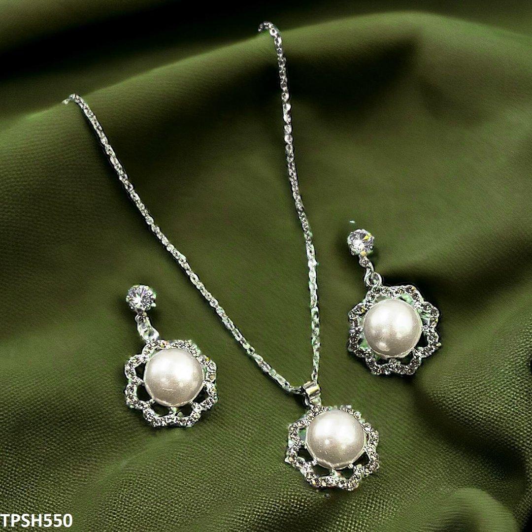 TPSH550 GCQ Cutter/Pearl Pendent Set