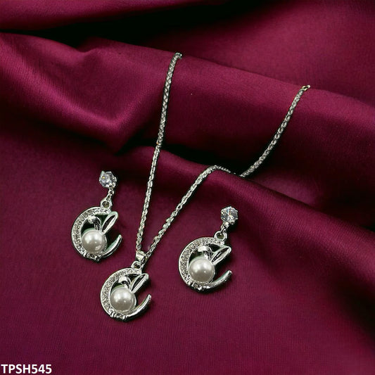 TPSH545 GCQ Moon/Bunny Pearl Pendent Set