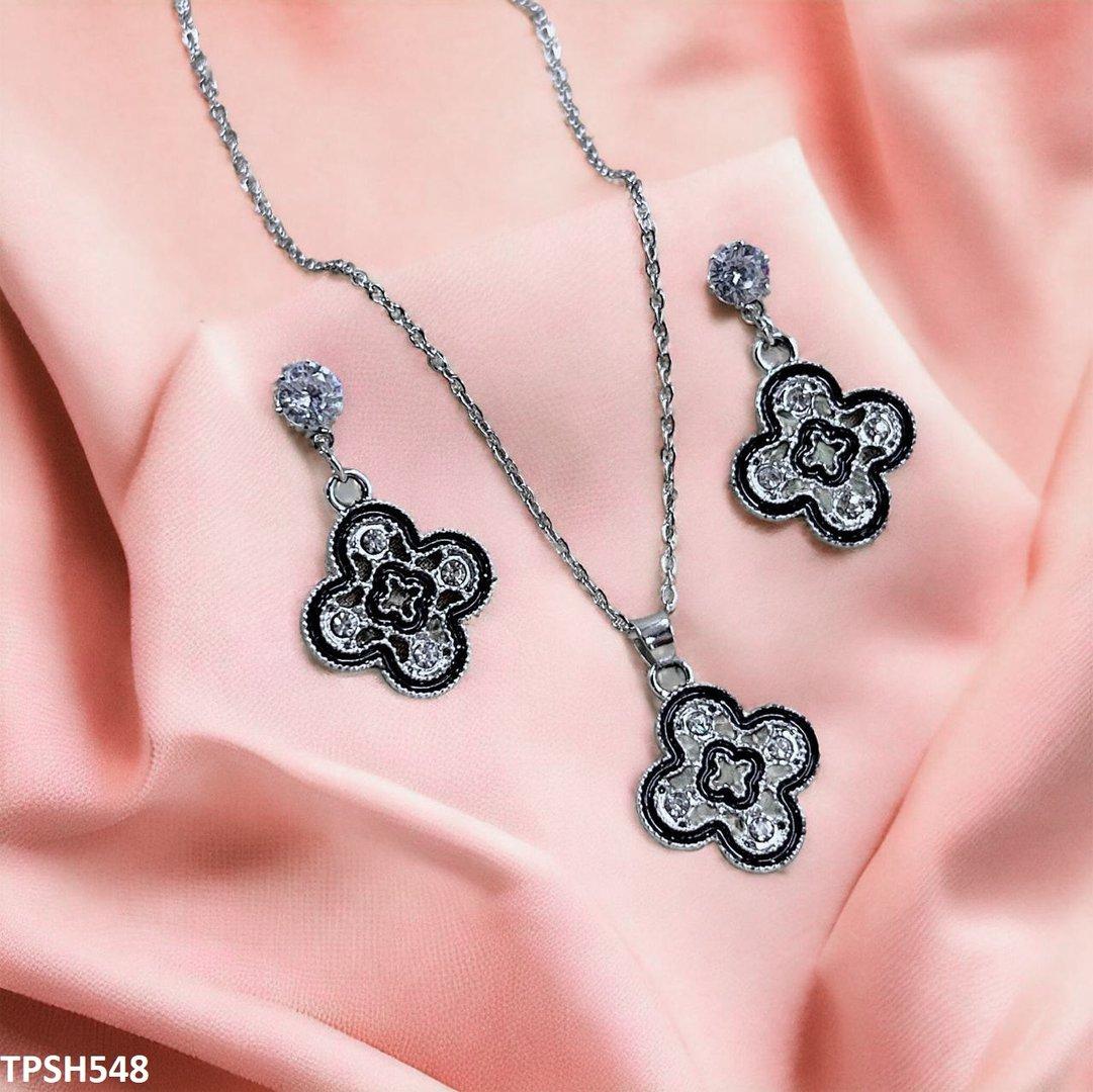 TPSH548 GCQ Clover Pendent Set