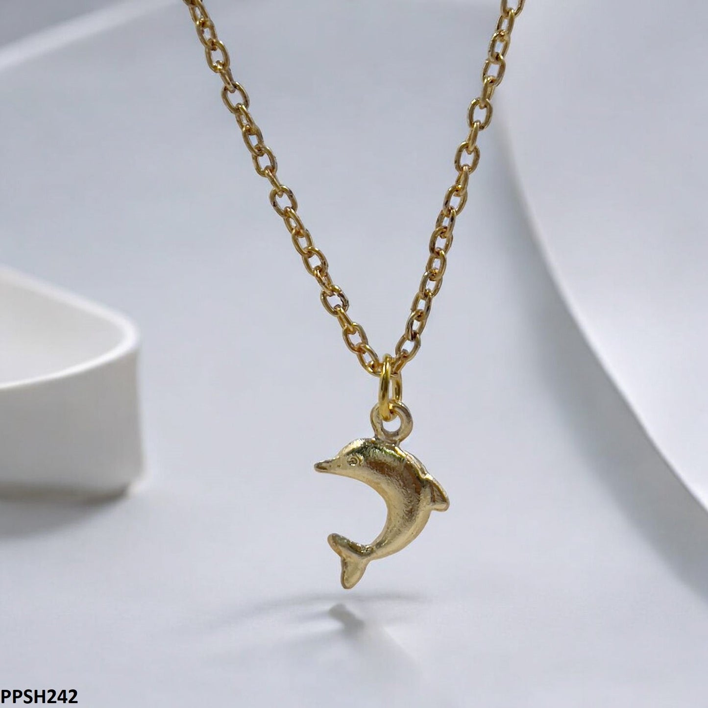 PPSH242 SDQ Fish Pendant With Chain