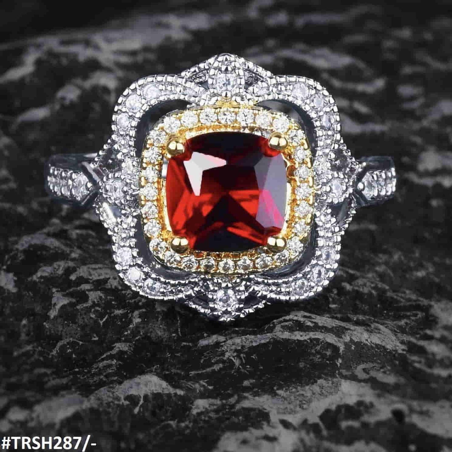 TRSH287 GWH Layered Crown Adjustable Ring