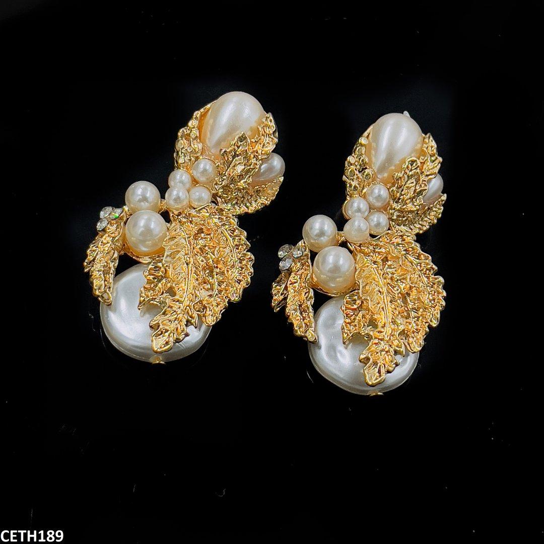 CETH189 ZLX Pearl Studs