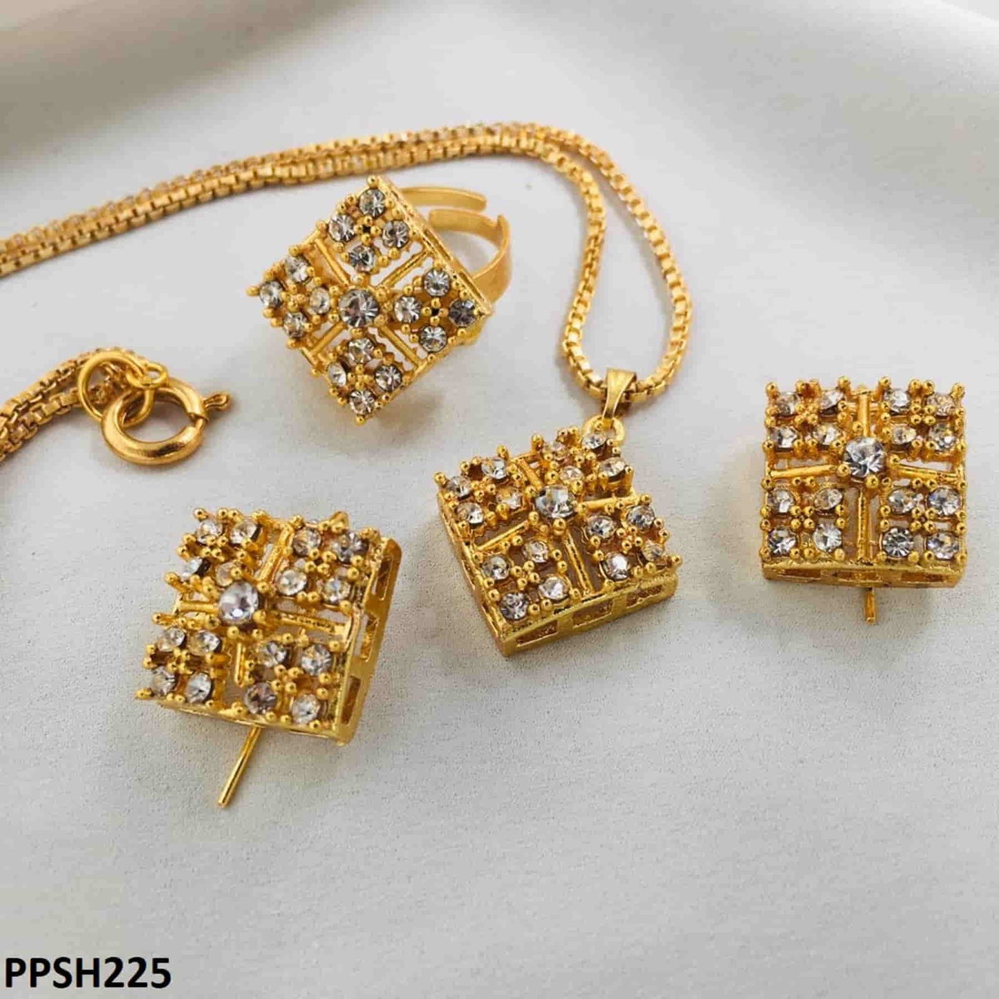 PPSH225 FRN Square Pendant Set