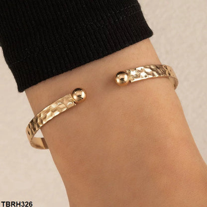 TBRH326 YYE Engraved Design Bracelet