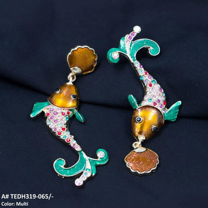 TEDH319 KSU Painted Shine Fish Drop Earrings Pair