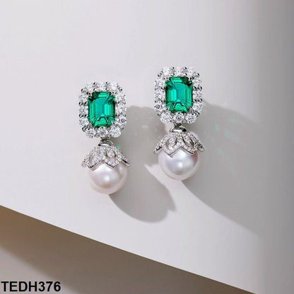 TEDH376 KRL Pearl Drop Earrings Pair