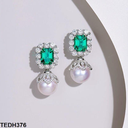 TEDH376 KRL Pearl Drop Earrings Pair