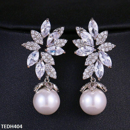 TEDH404 BYJ Tear Pearl Drop Earrings