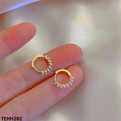 TEHH282 YYZ Pearl Ear Hoops Pair