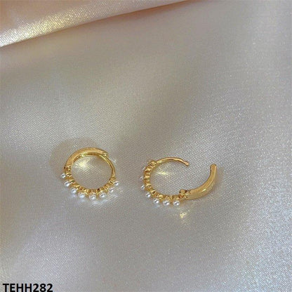 TEHH282 YYZ Pearl Ear Hoops Pair