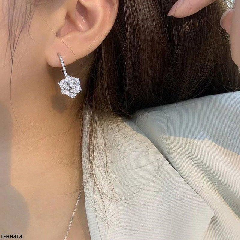 TEHH313 CSH Flower Drop Ear Hoops Pair