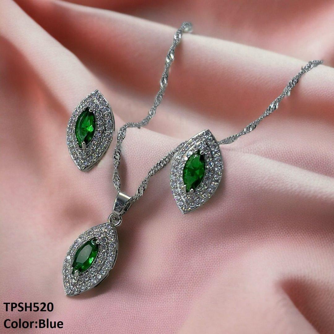 TPSH520 SHJ Marquise Layered Pendent Set