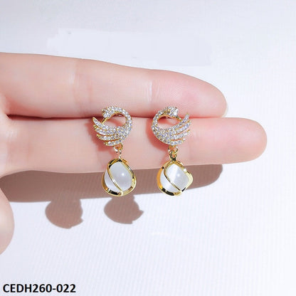 CEDH260 ZHL Peacock Pearl Drop Earrings Pair